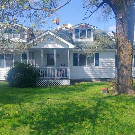 Spacious Family Farmhouse Pikeville Exterior photo