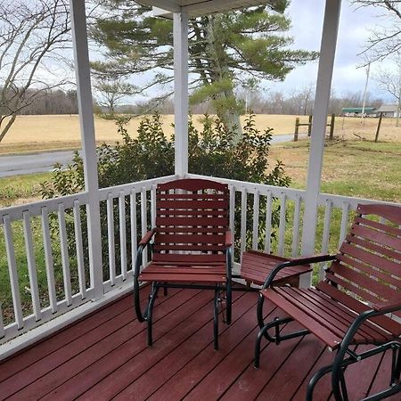 Spacious Family Farmhouse Pikeville Exterior photo