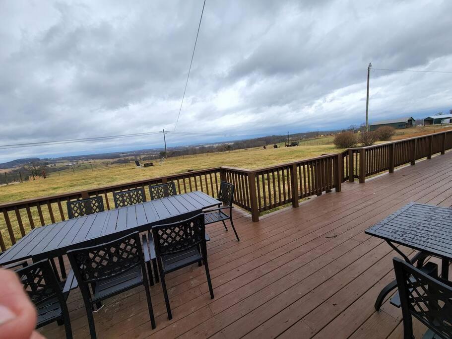 Spacious Family Farmhouse Pikeville Exterior photo